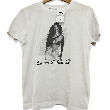 Koszulka od Laury Labowskiej – już dostępna w sprzedaży!